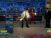 Luiz Ricardo sofre acidente com fogo no Programa do Ratinho - Reprodução