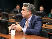 Em Comissão da Educação, Rafael Brito cobra engajamento de parlamentares para solucionar greve nas universidades federais
