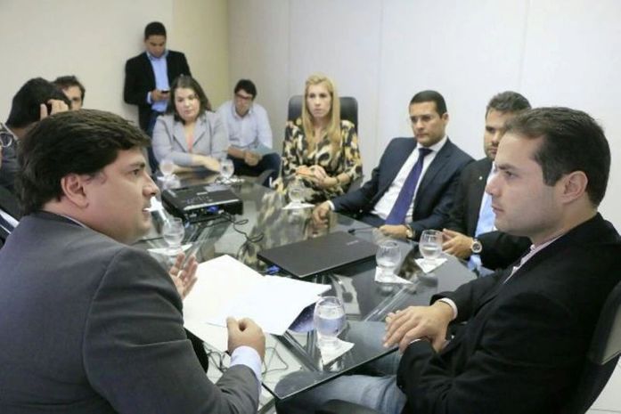 Renan Filho dialoga com PGE e Defensoria