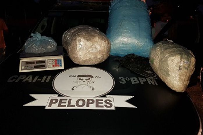 Três homens são presos com 34 quilos de maconha em São Sebastião