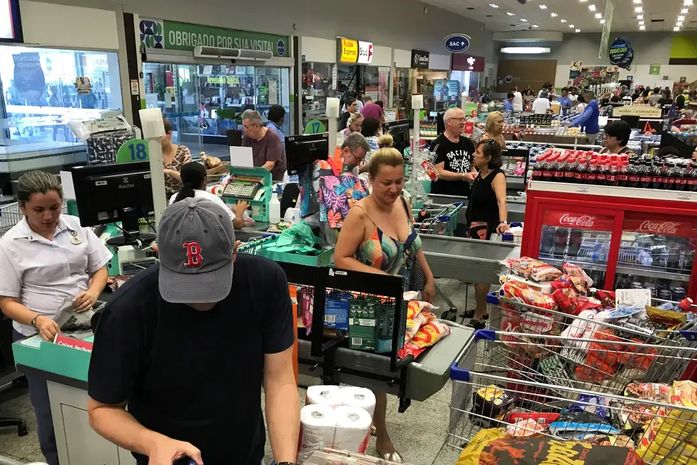 Preços dos alimentos cairão mais nas próximas semanas, diz ministro