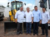 São Miguel dos Campos recebe retroescavadeira-pá carregadeira hidráulica