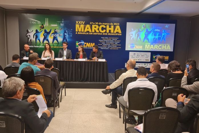 Prefeitos alagoanos participam de debates sobre clima e implementação da política de resíduos sólidos
