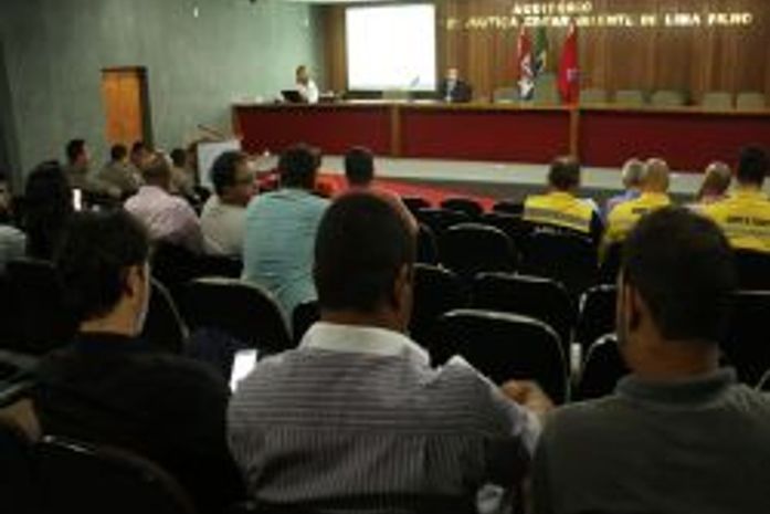 Termo foi assinado durante reunião realizada nesta quinta-feira