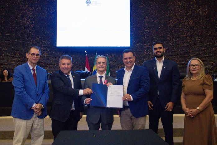 Prefeito Allan de Jesus assina acordo de cooperação técnica para o Programa Moradia Legal