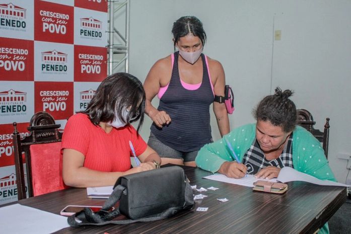 Programa Castra Pet inclui mais cães e gatos de pessoas de baixa renda para esterilização em Penedo