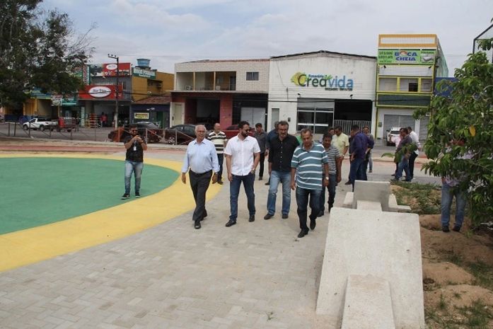 Teófilo acompanha obra de revitalização da “Praça do Skate” em Arapiraca