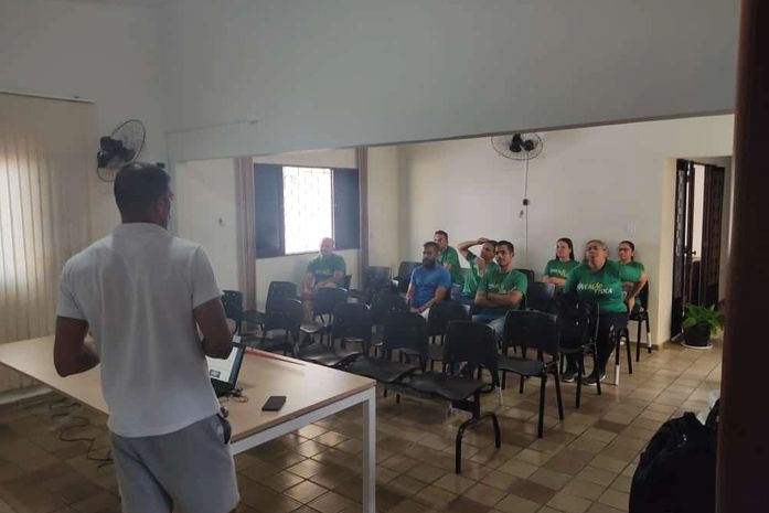 A formação foi ministrada por Josias Lino, professor e treinador da Confederação Brasileira de Atletismo Nível I e II