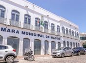 Vereadores torcem por mais candidatos a prefeito em Maceió