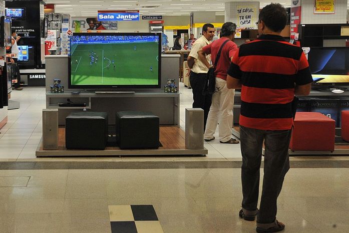 Confiança do Consumidor recua 1,2 ponto em janeiro.