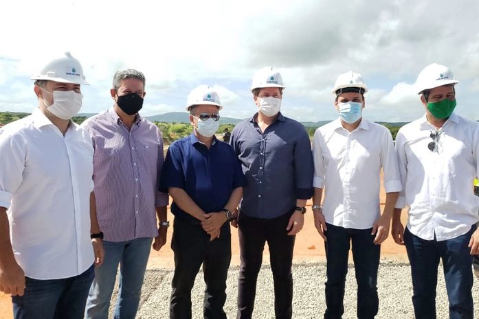 Em Tapera, Rogério Marinho, Renan Filho e Marx Beltrão entregam Programa Água Doce