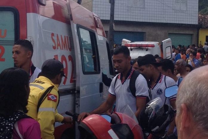 Acidente com ônibus escolar deixa mais de 50 pessoas feridas; veja vídeo