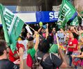 Professores e trabalhadores da educação realizam protesto na Sefaz após quase um mês em greve

