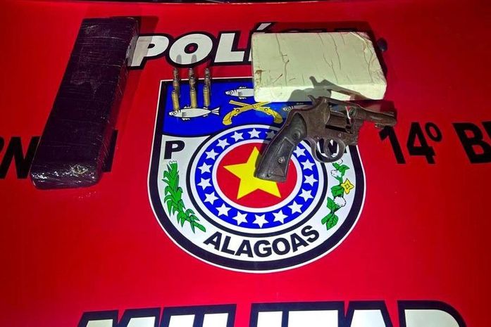 Homem é preso em flagrante com drogas e arma durante abordagem na BR-101, em Alagoas
