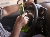Motorista se tranca dentro de casa após atropelar pedestre e é preso em Maceió