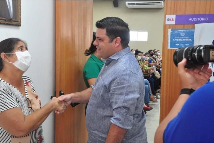 Thiago ML defende aumento de 33% no salário dos professores municipais de Arapiraca