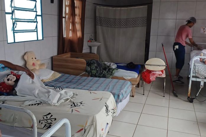 O Lar funciona como um hospital dos pobres para pacientes abandonados