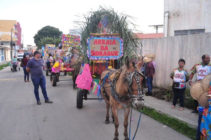 Desfiles das Carroças retornam em grande estilo com Arraiá da Educação em Palmeira dos Índios