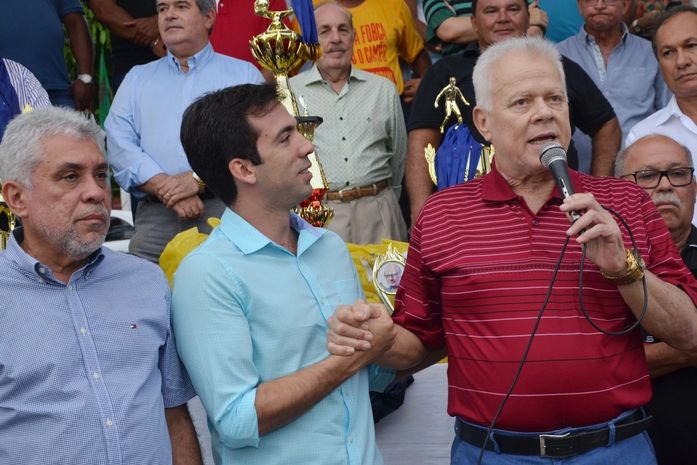 "Vou me ausentar da política por um tempo", diz João Beltrão