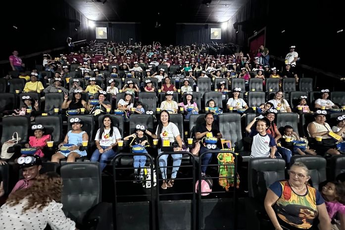 Prefeitura promove sessão especial de cinema para 500 crianças atendidas pelo SCFV