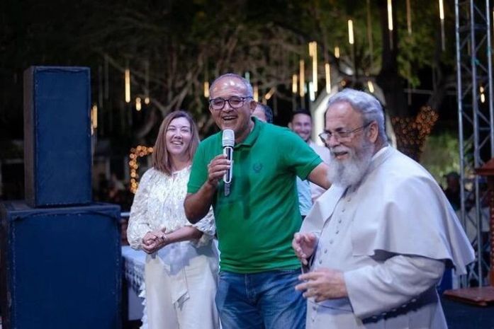 Na festa de Tapera/AL, padre Antônio Maria prega esperança para o povo sertanejo