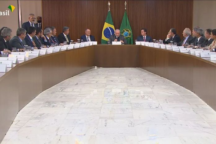Lula faz reunião com governadores e vice-governadores das 27 unidades federativas do país, após atentados em Brasília