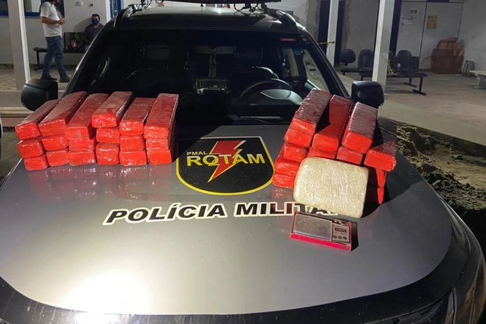 Após denúncia sobre venda de drogas em residência, PM apreende 30kg de maconha
