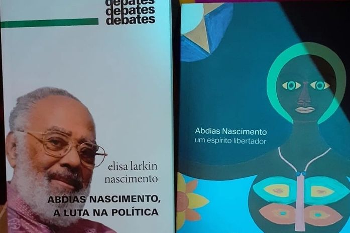 Arísia Barros, os primeiros dois exemplares do livro, Abdias Nascimento, a luta na política" quentinho do prelo, foram para Alagoas”- nos fala Elisa Larkin, IPEAFRO, Rio de Janeiro.