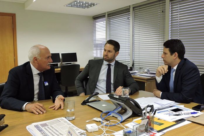 Deputado garante recursos para municípios alagoanos