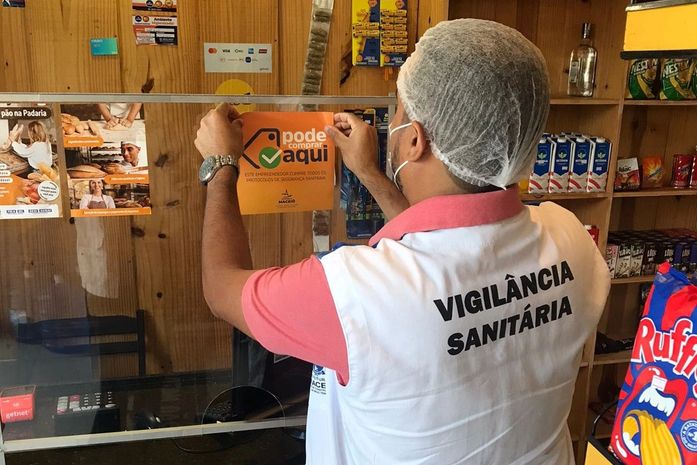 Vigilância Sanitária entregou 325 selos ‘Pode Comprar Aqui’ para estabelecimentos de Maceió
