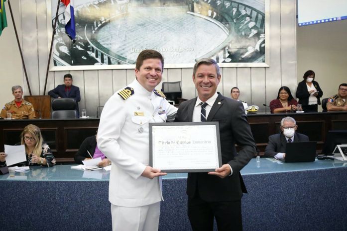 Sessão solene: Cabo Bebeto entrega título de Cidadão Honorário a Wendell Petrocelli, capitão de Mar e Guerra da Marinha do Brasil