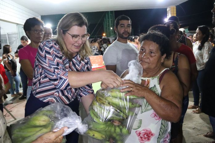 Secretaria de Assistência Social entrega kits com alimentos as famílias de Porto Calvo