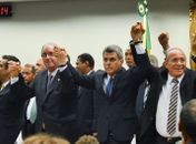 PMDB deixa base do governo Dilma