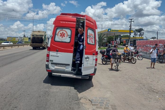 Comerciante é baleado por assaltantes e após perseguição, parente de vítima atira na cabeça de um dos suspeitos