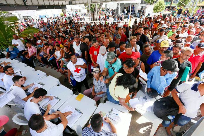 Mutirão atende pessoas em situação de rua nesta terça (6), em Maceió