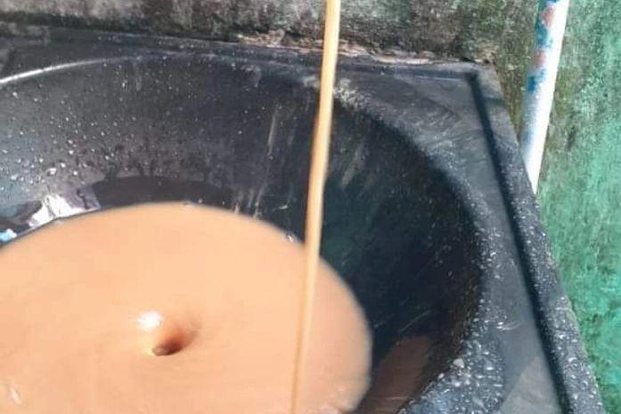 Moradores de Ibateguara denunciam que água barrenta tem chego na torneira de moradores