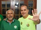 Padre Eraldo e Ronaldo em plena campanha de 2016; tudo alegria