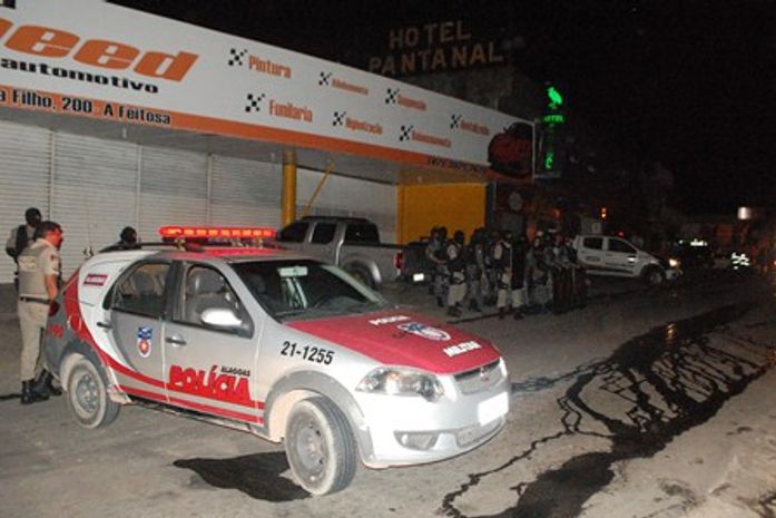 Clima foi de tensão em protesto no Feitosa 