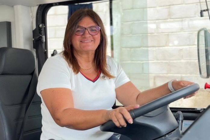 Prefeita Ziane Costa entrega frota de ônibus e novos equipamentos para a educação nesta sexta-feira