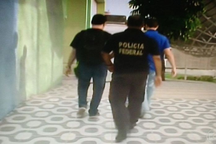 Policiais federais apreenderam documentos em empresa de senador