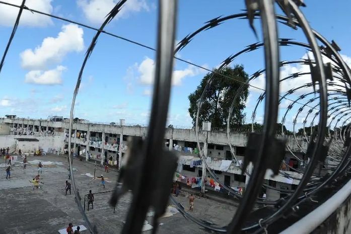 STF decide que prática de revista vexatória em presídios é ilegal