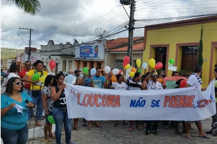 Usuários do CAPS de Limoeiro de Anadia comemoram Dia da Luta Antimanicomial