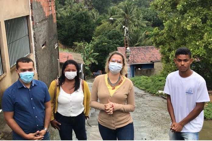 Sima leva iluminação em Led a Grota do Andraújo e Riacho Doce, pleito da vereadora Gaby Ronalsa