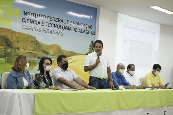Cosems/AL discute imunização contra a Covid-19
em Encontro Regional dos Municípios do Sertão