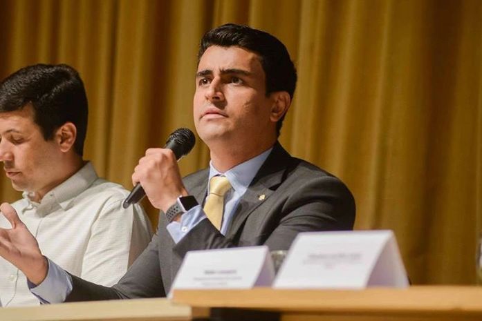 JHC cobra posicionamento dos Prefeitos