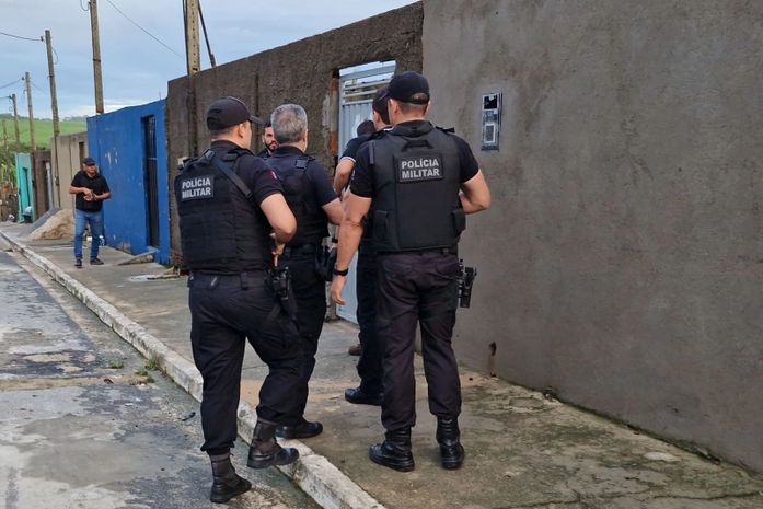 Operação cumpre 62 mandados contra integrantes do Comando Vermelho em AL; veja vídeos