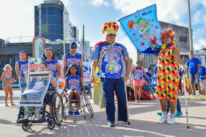 Praia Acessível retoma atividades com programação carnavalesca