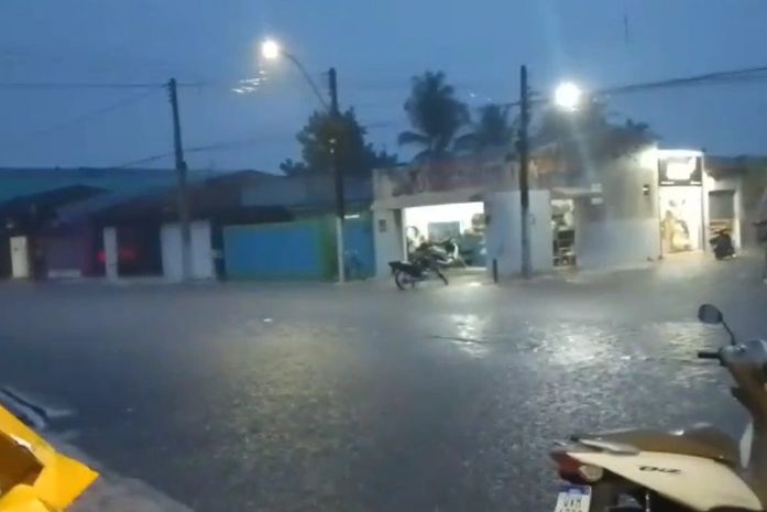 Interior de Alagoas registra fortes chuvas após alerta; órgãos mantêm monitoramento até domingo