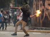 Número de vítimas fatais em protestos na Venezuela chega a 18