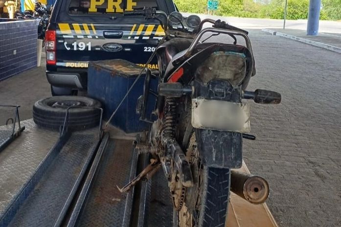 PRF recupera motocicletas com sinais identificadores adulterados em Canapi e Maceió